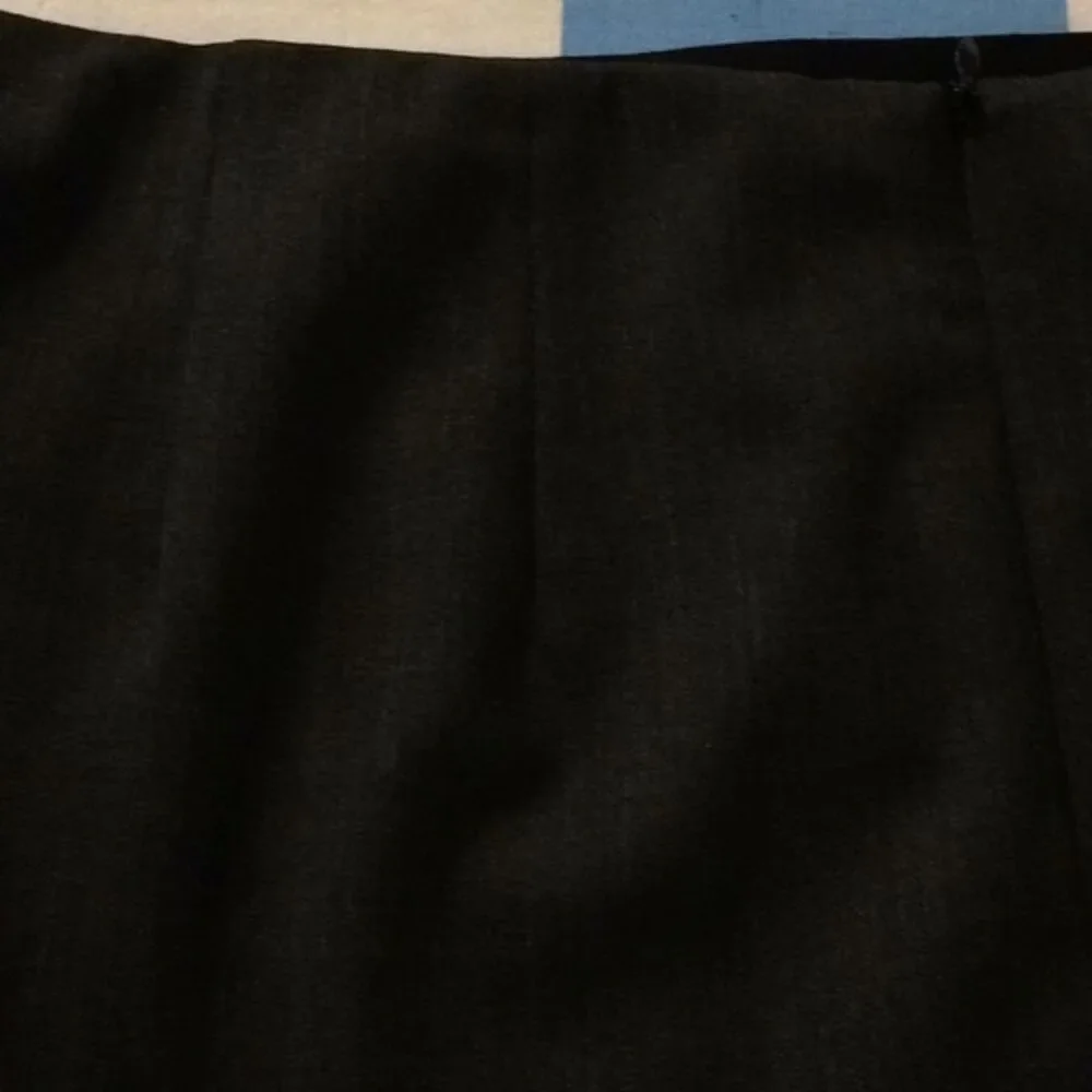 Lafayette 148 Dark Gray Virgin Wool Pencil Skirt Size 2P Academia Minimalist - Picture 10 of 12